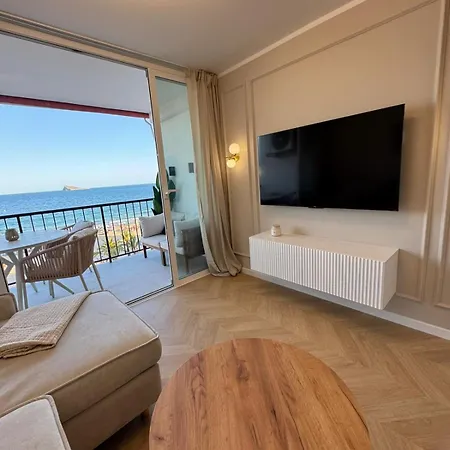 First Line By Leo Apartment *